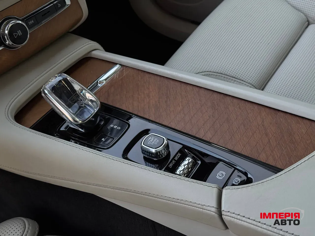 Volvo XC90 - фото 44