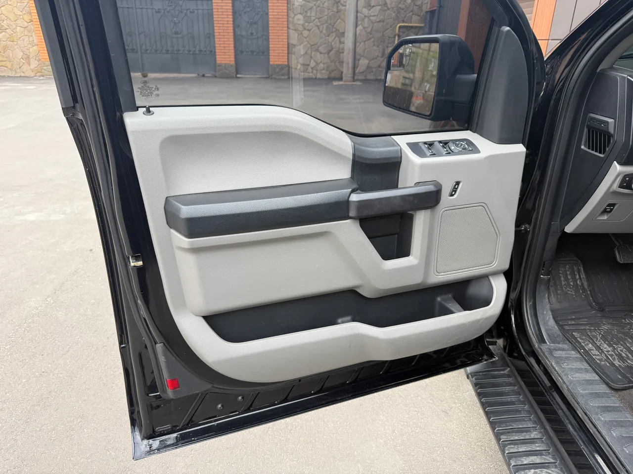 Ford F-150 - фото 7