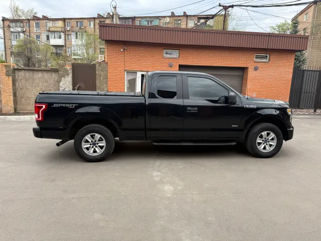 Ford F-150 - фото 1