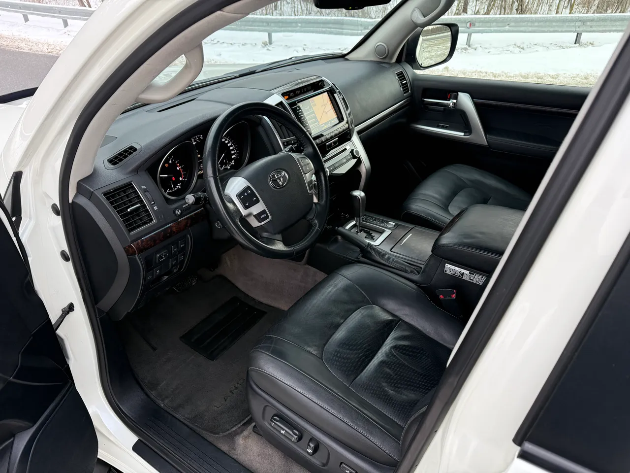 Toyota Land Cruiser - фото 7