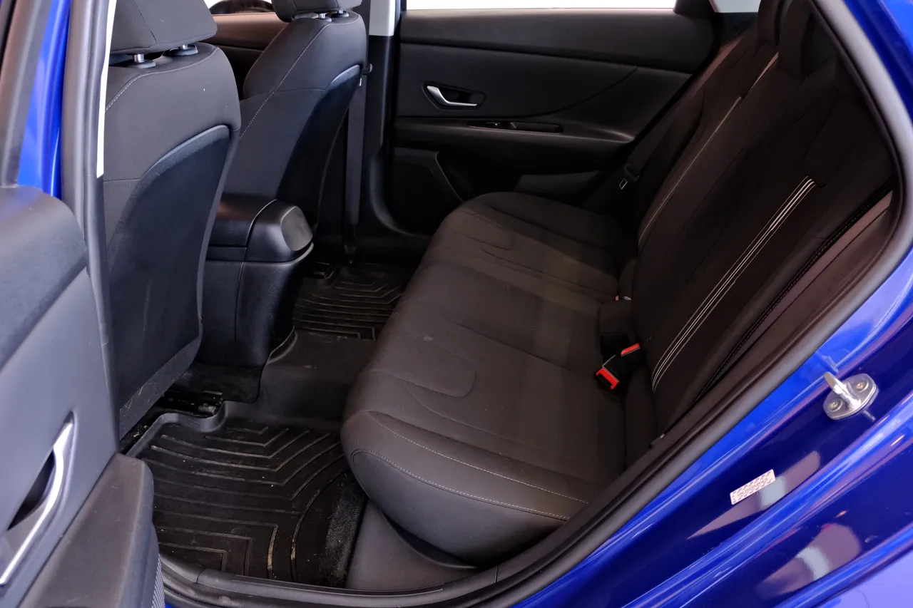 Hyundai Elantra - фото 8