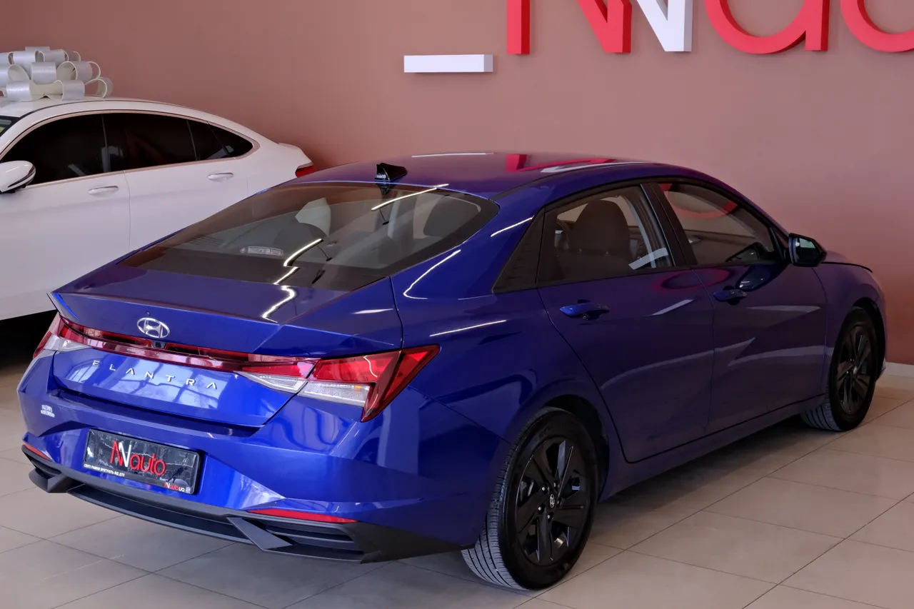 Hyundai Elantra - фото 5