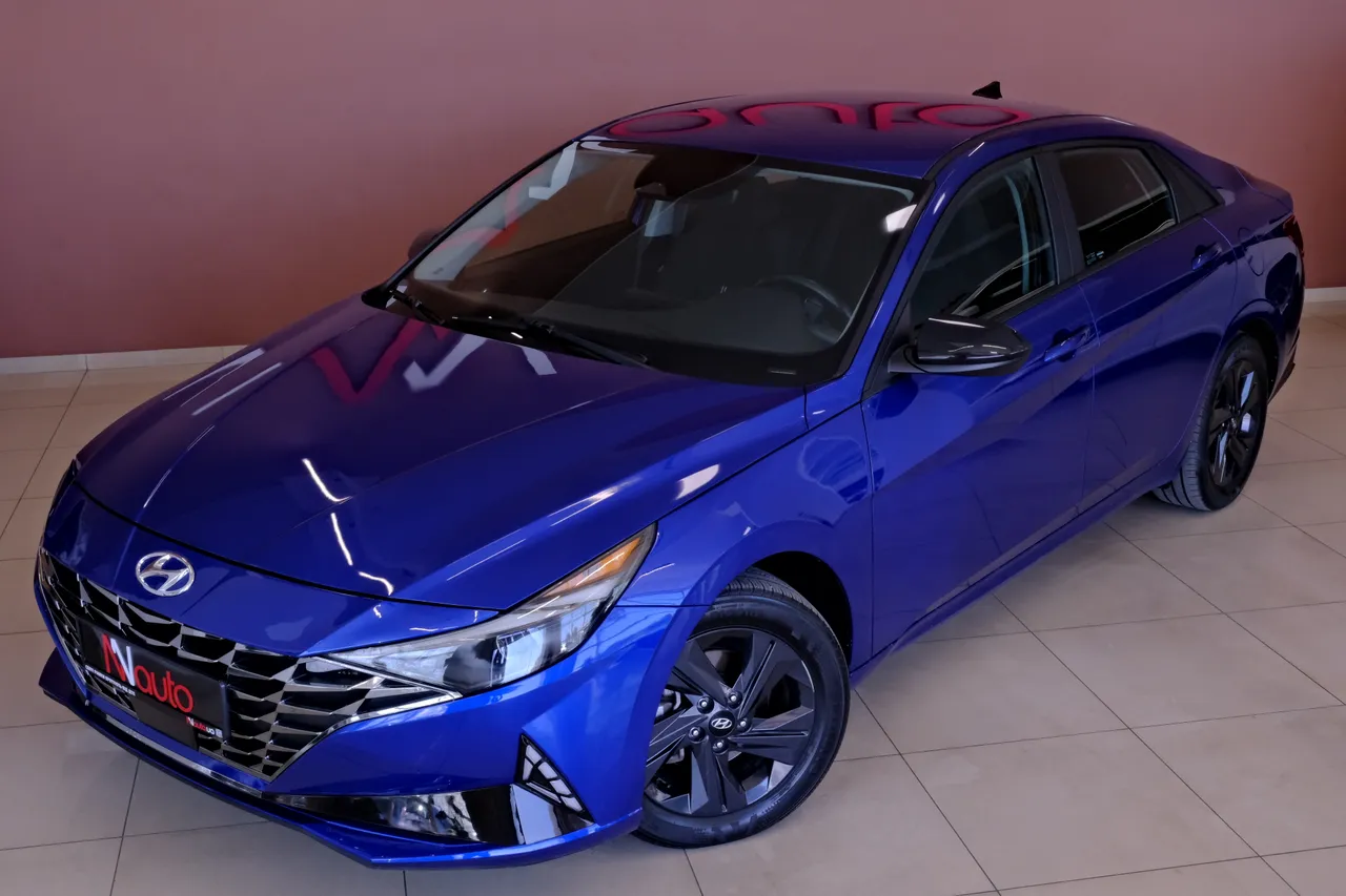 Hyundai Elantra - фото 2