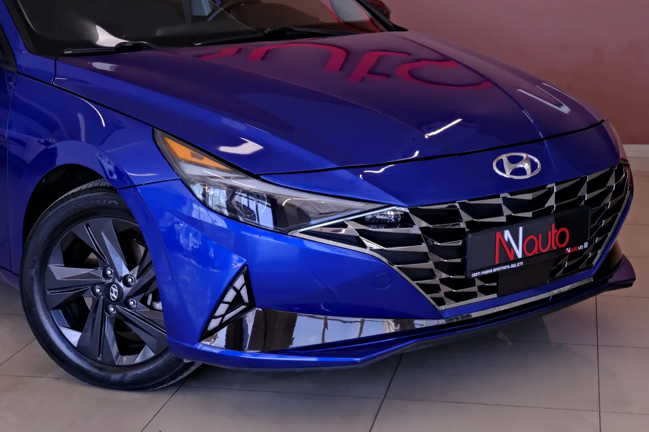 Hyundai Elantra - фото 3
