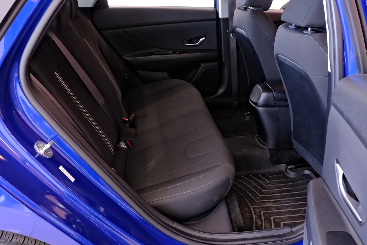 Hyundai Elantra - фото 9