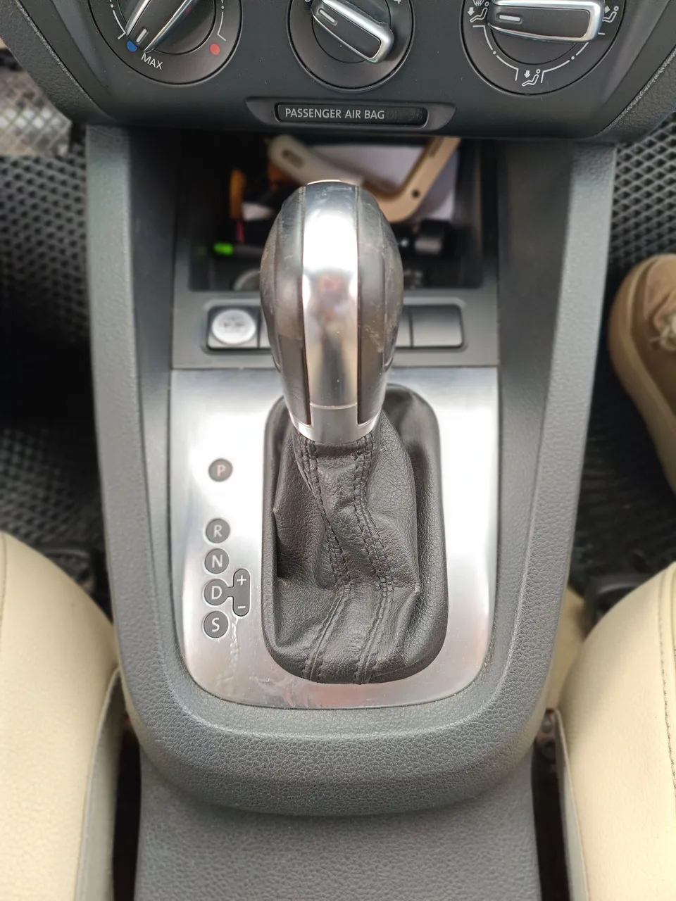 Volkswagen Jetta - фото 14