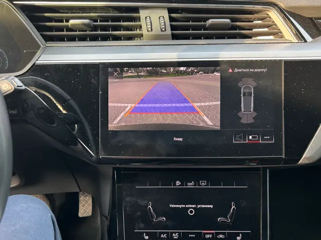 Audi e-tron - фото 5