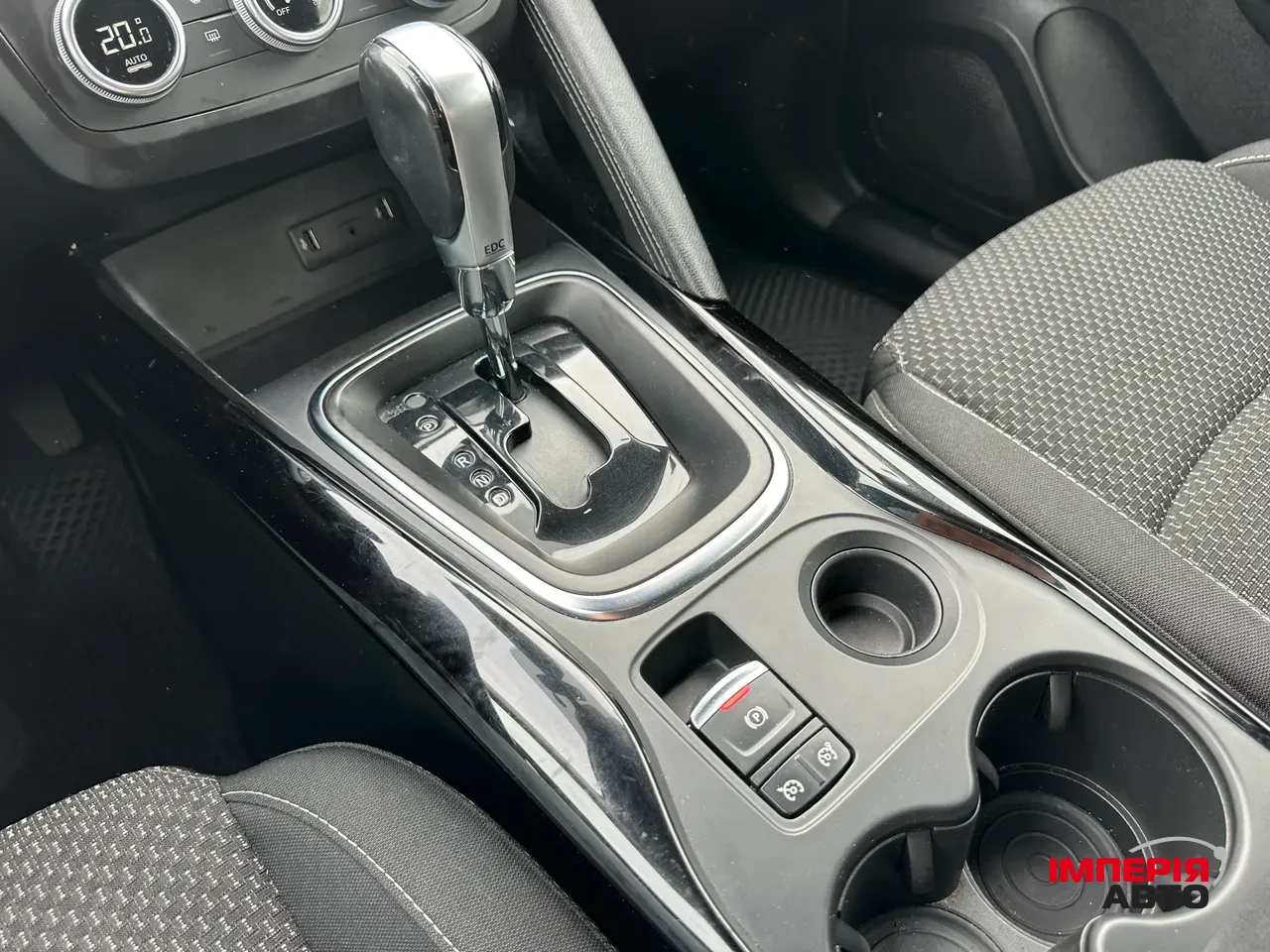 Renault Kadjar - фото 16