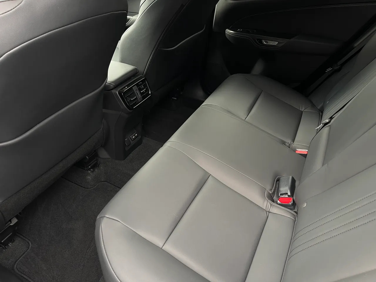 Lexus NX - фото 9