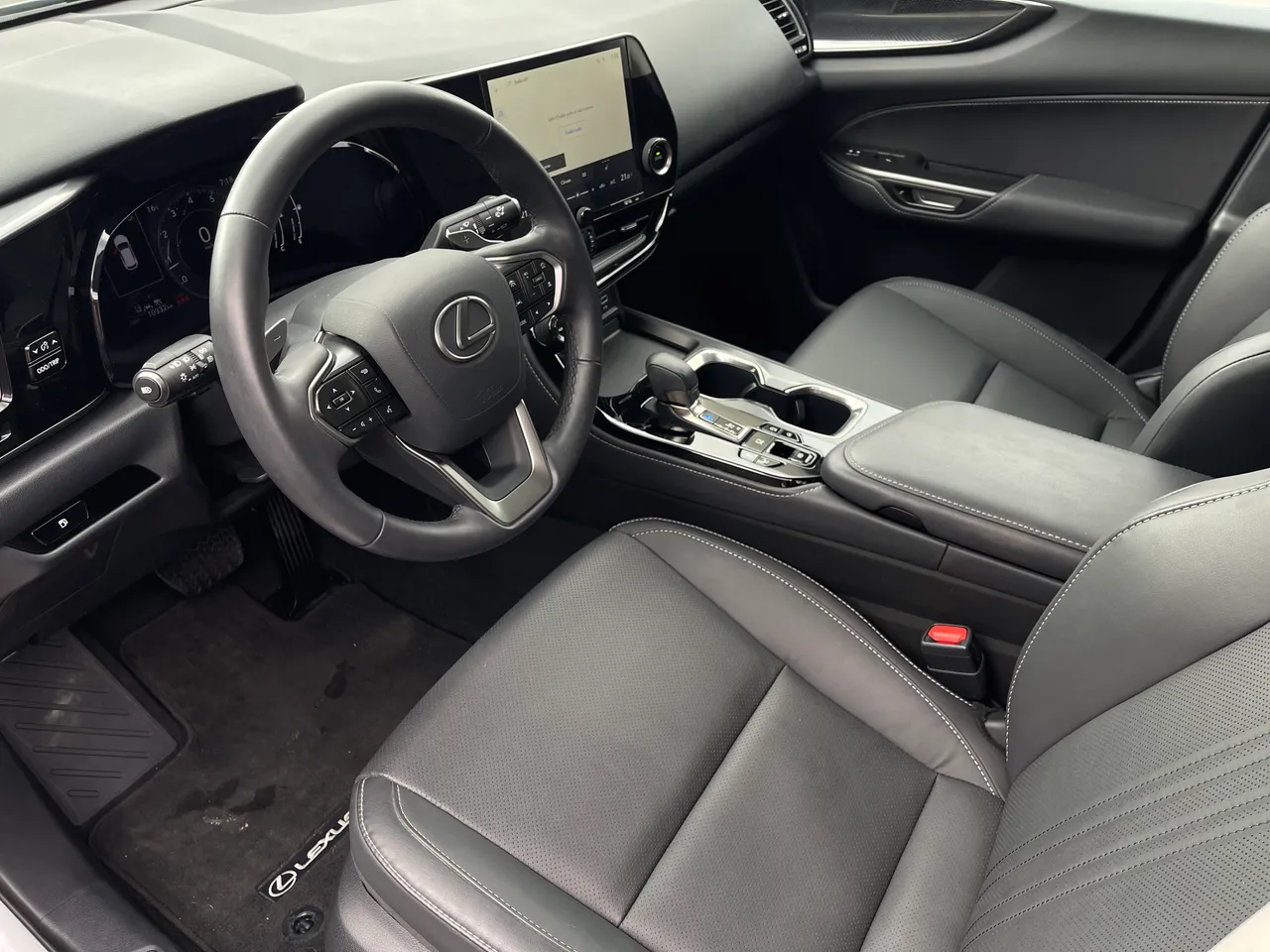 Lexus NX - фото 7