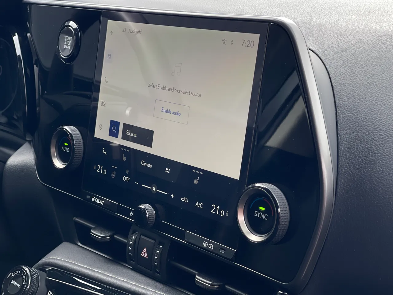 Lexus NX - фото 11