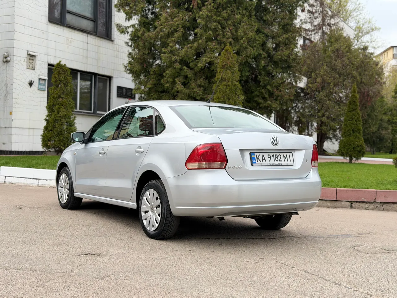 Volkswagen Polo - фото 5