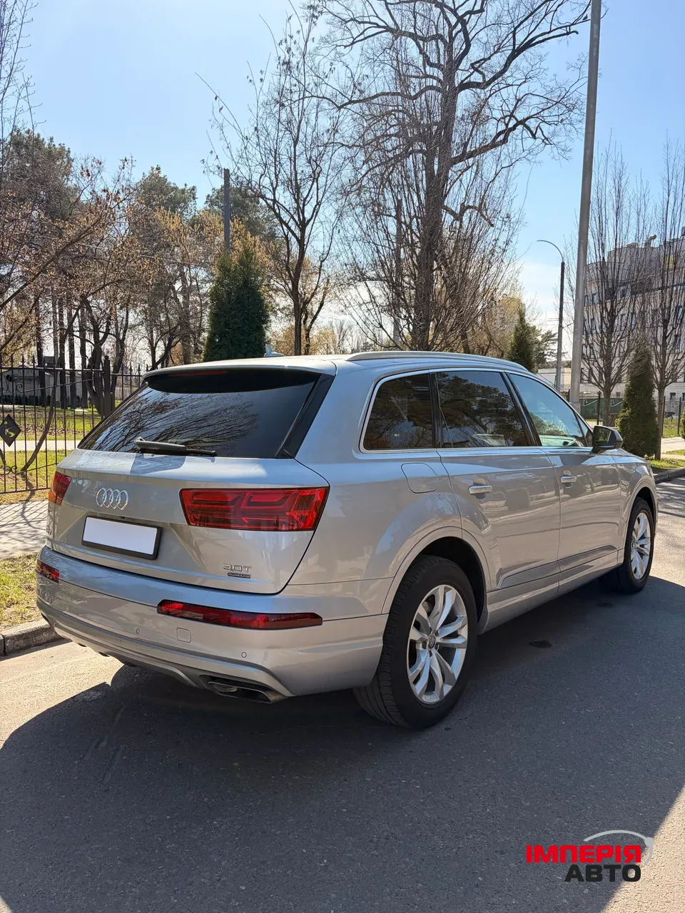 Audi Q7 - фото 13