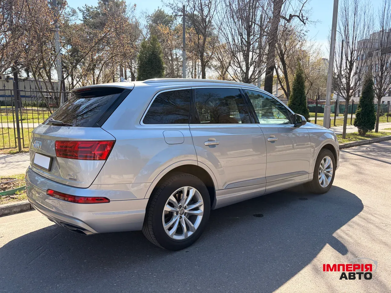 Audi Q7 - фото 4
