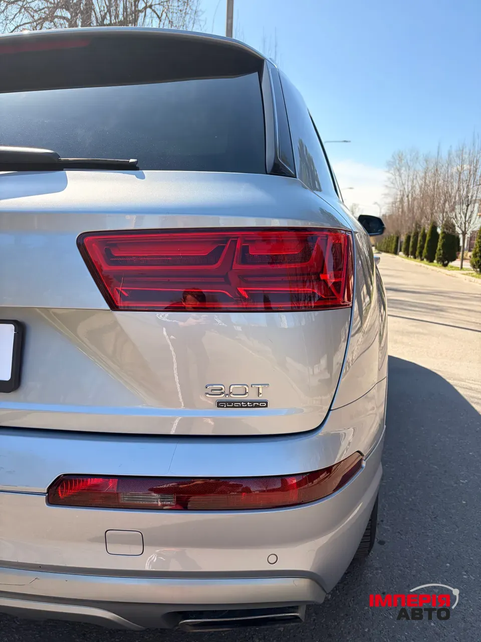 Audi Q7 - фото 12