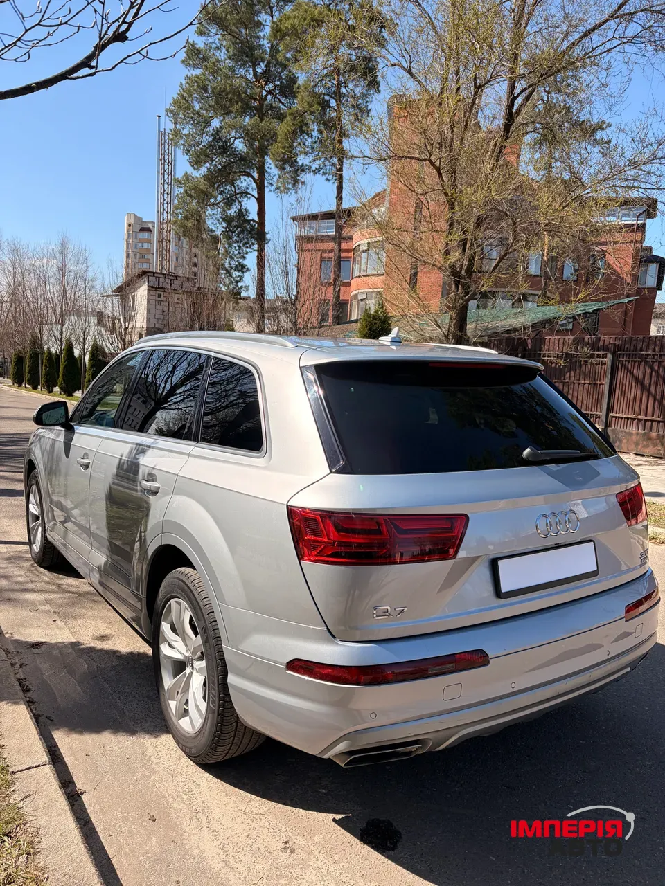 Audi Q7 - фото 10