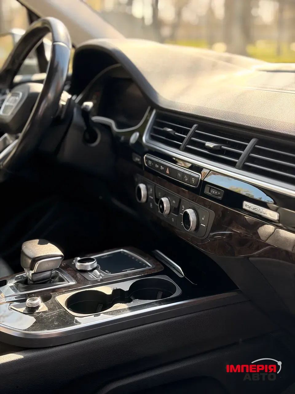 Audi Q7 - фото 27