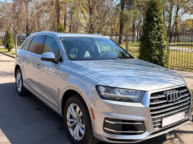 Audi Q7 - фото 5