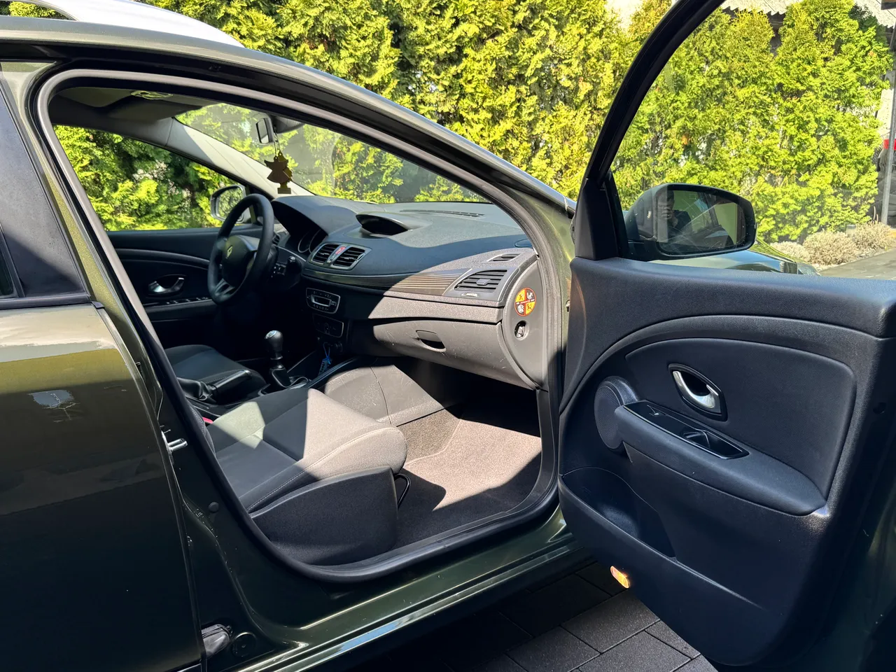 Renault Megane - фото 19