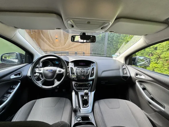 Ford Focus - фото 5