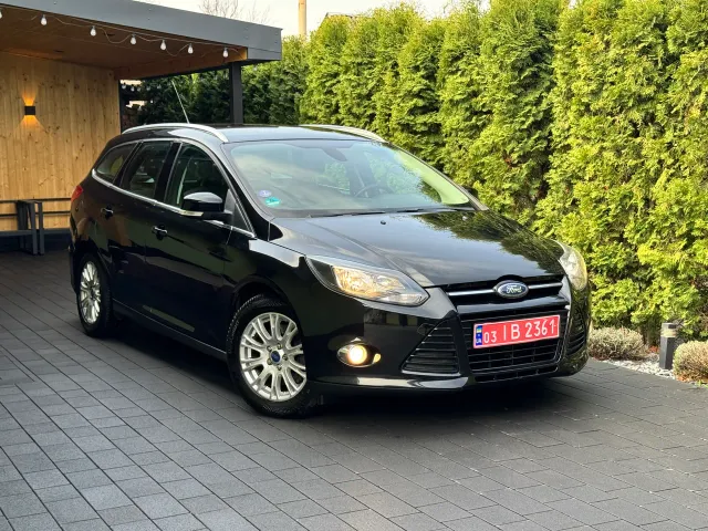 Ford Focus - фото 1