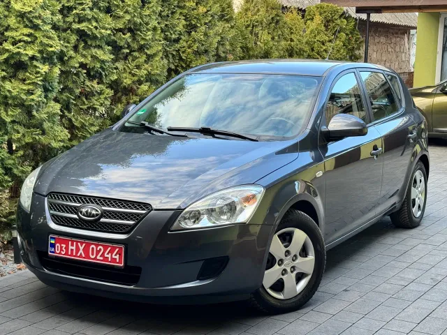 Kia Ceed - фото 3