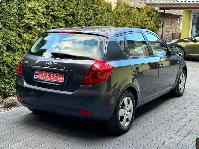 Kia Ceed - фото 4