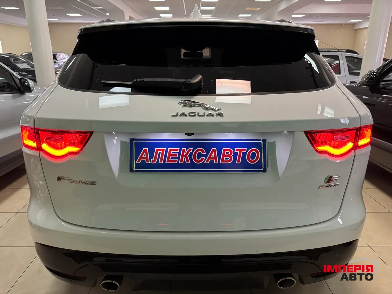 Jaguar F-Pace - фото 5