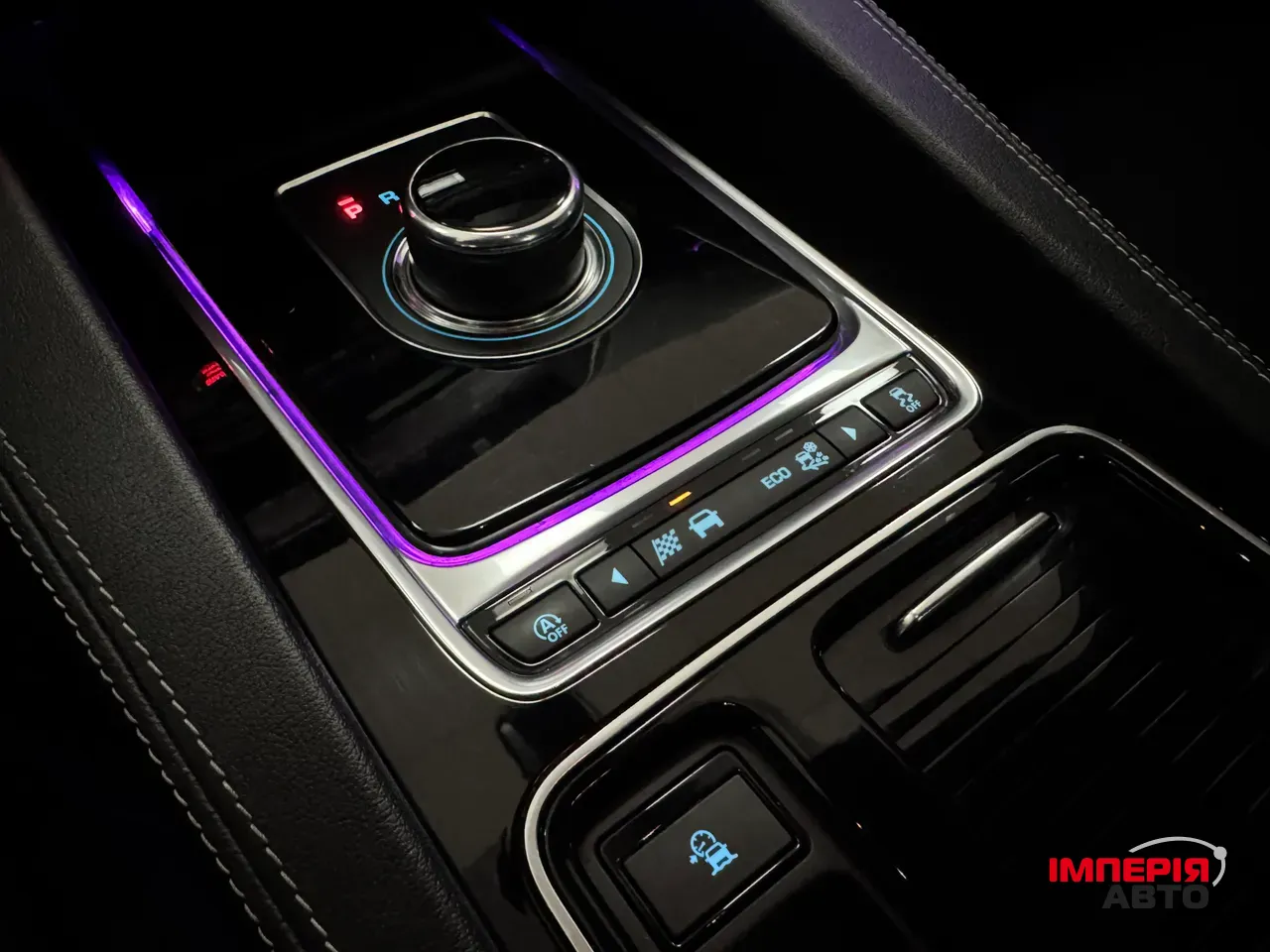 Jaguar F-Pace - фото 11