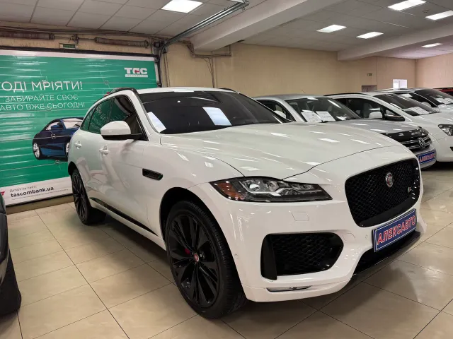 Jaguar F-Pace - фото 1