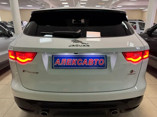 Jaguar F-Pace - фото 5