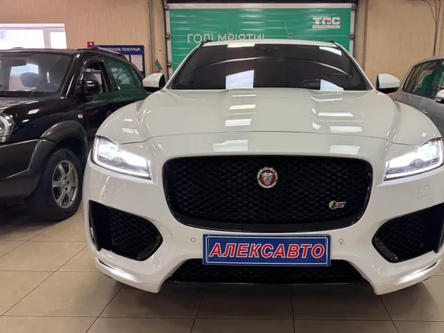 Jaguar F-Pace - фото 2