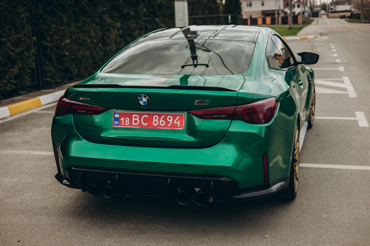 BMW M4 - фото 12