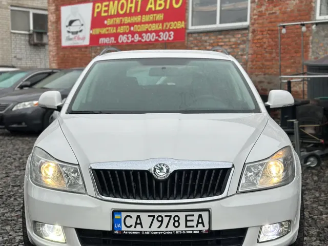 Skoda Octavia - фото 3