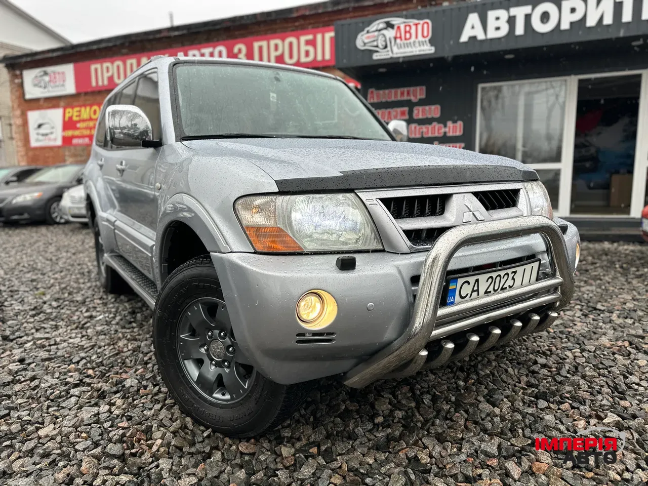 Mitsubishi Pajero - фото 1