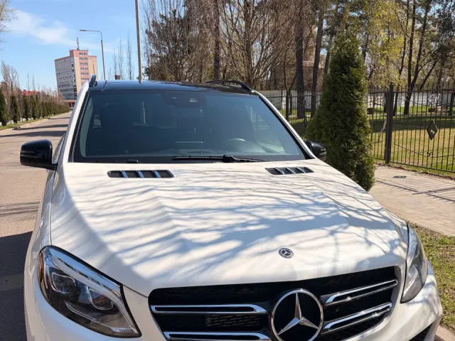 Mercedes-Benz GLE - фото 1