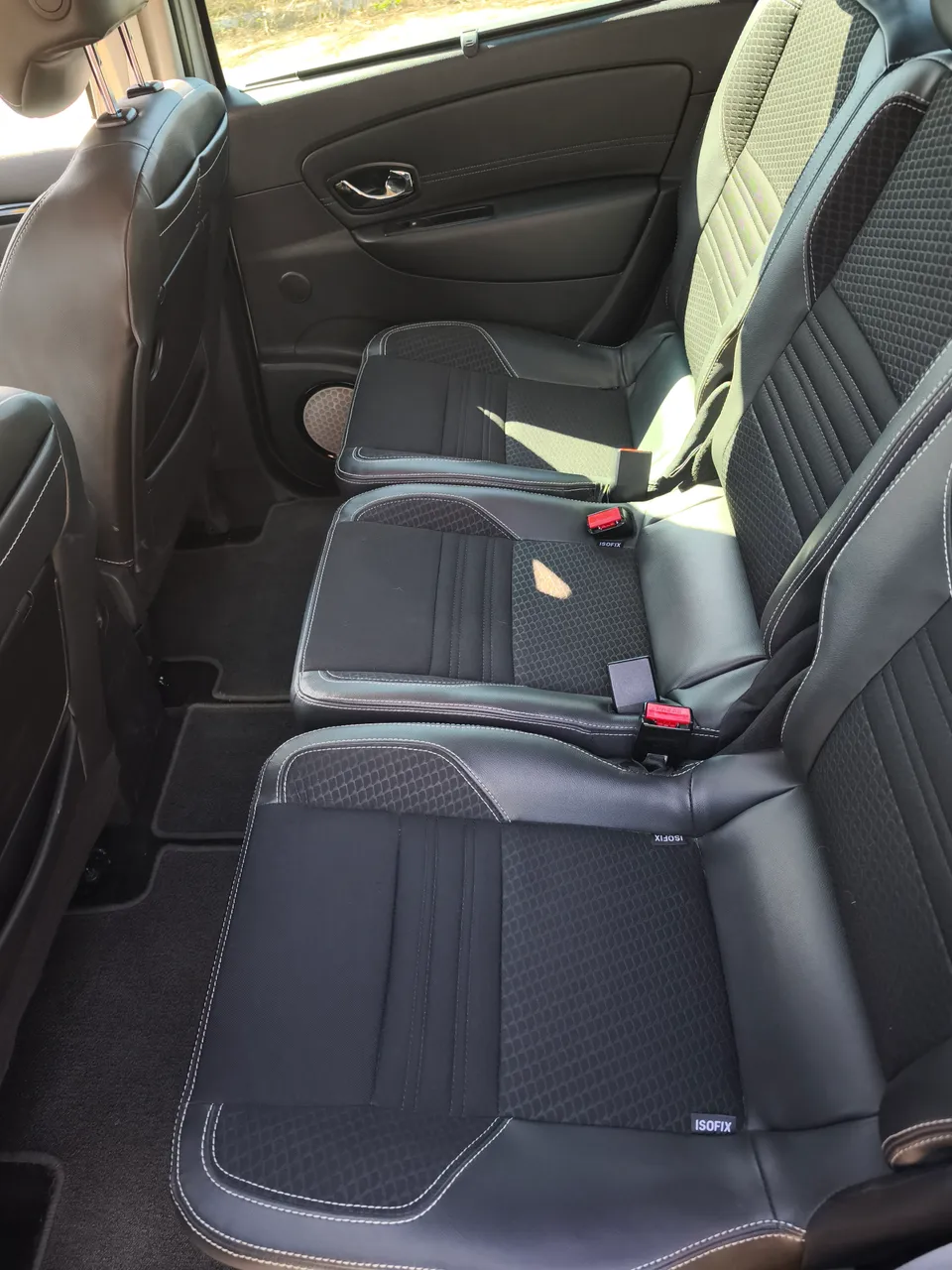 Renault Scenic - фото 9