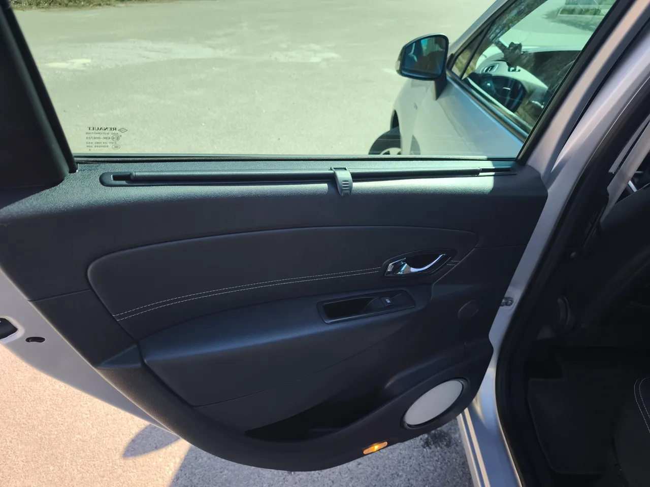 Renault Scenic - фото 10