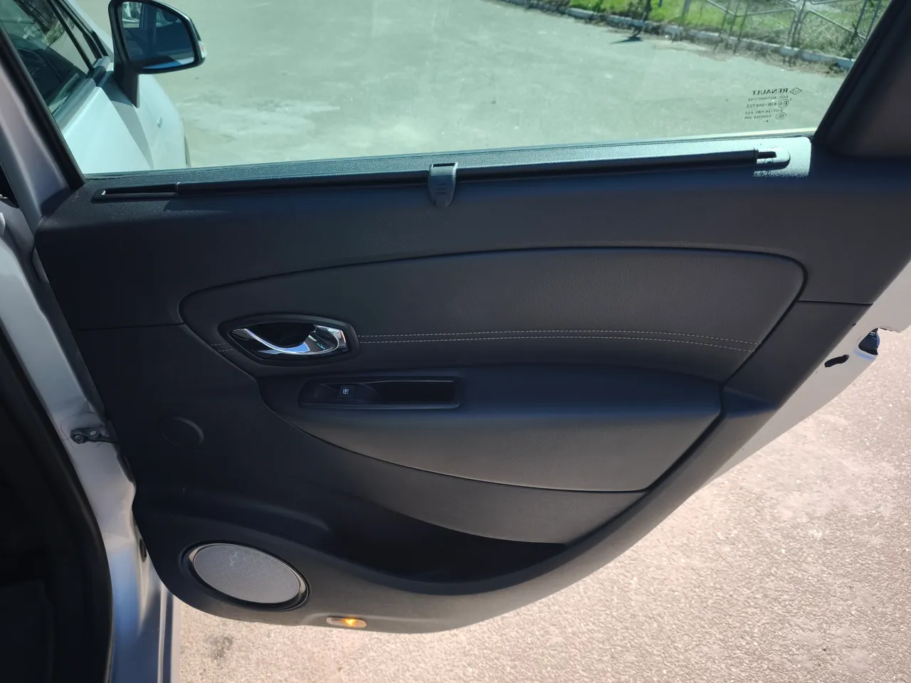 Renault Scenic - фото 11