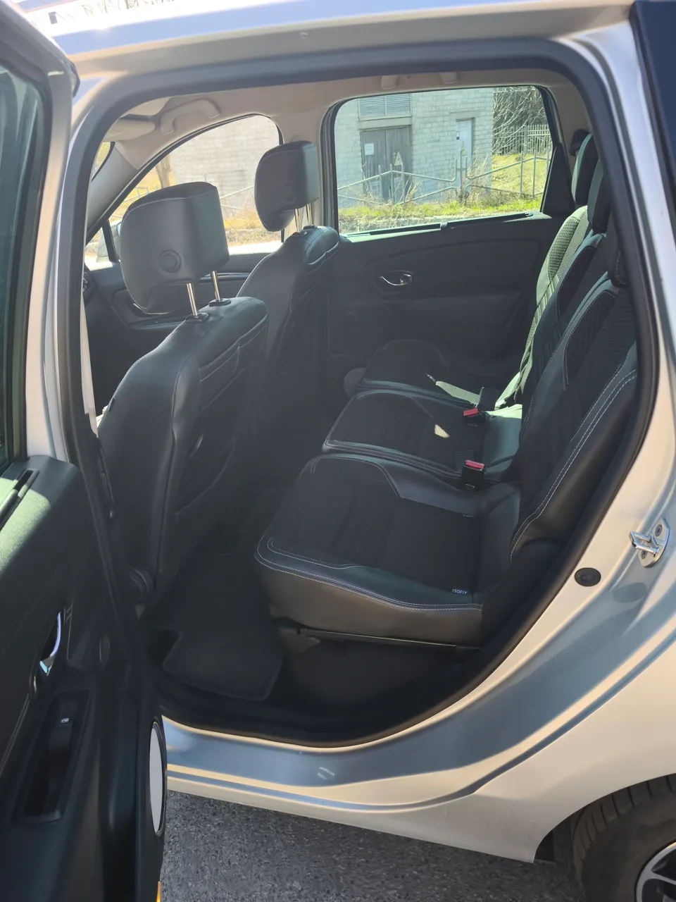 Renault Scenic - фото 8