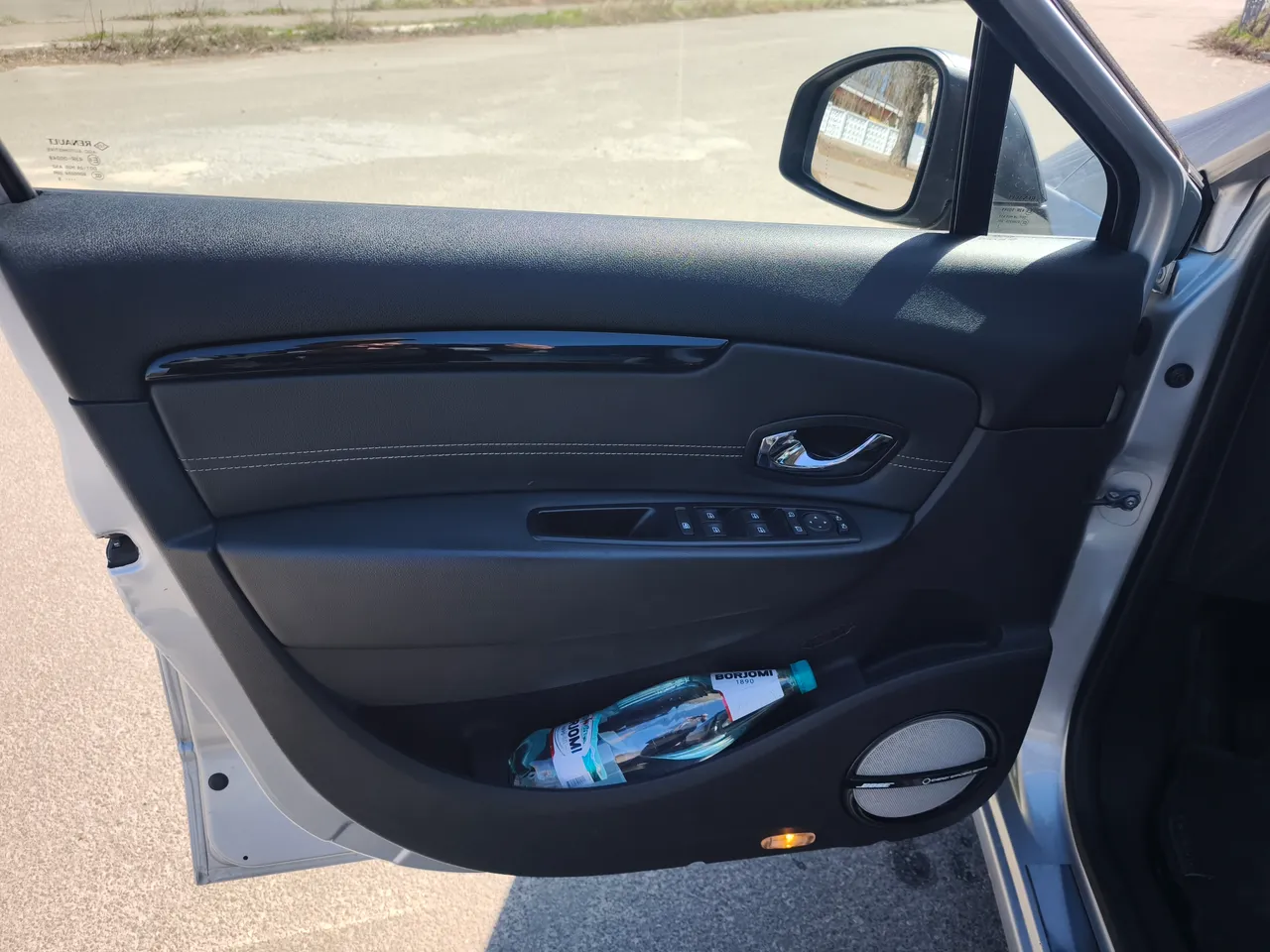 Renault Scenic - фото 13