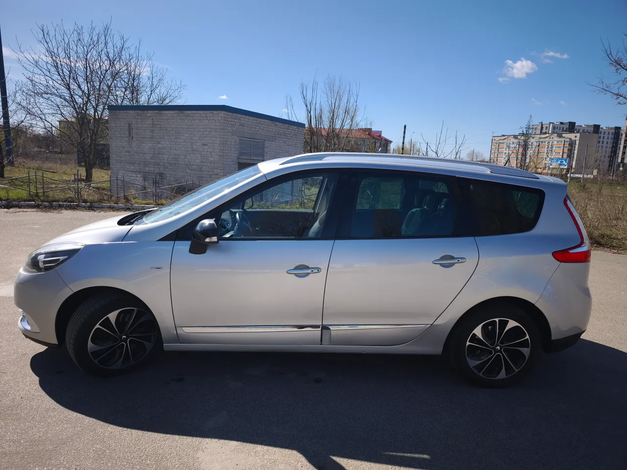 Renault Scenic - фото 6