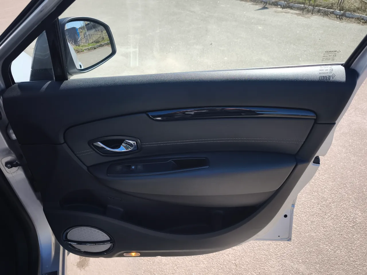 Renault Scenic - фото 12