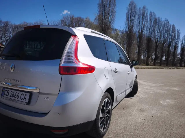 Renault Scenic - фото 3