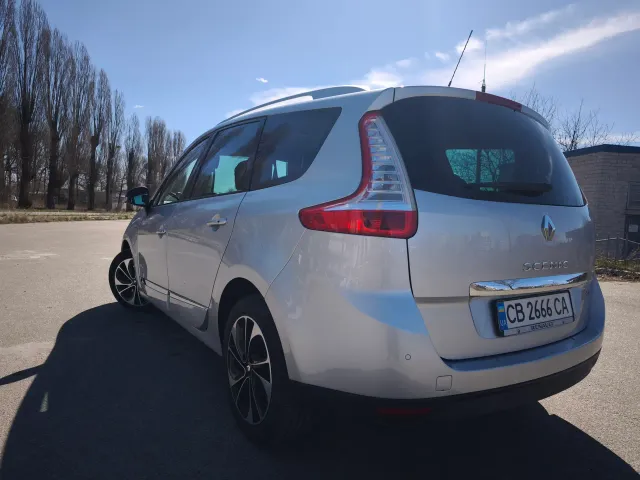 Renault Scenic - фото 4