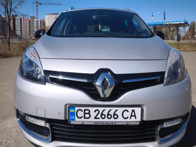 Renault Scenic - фото 2