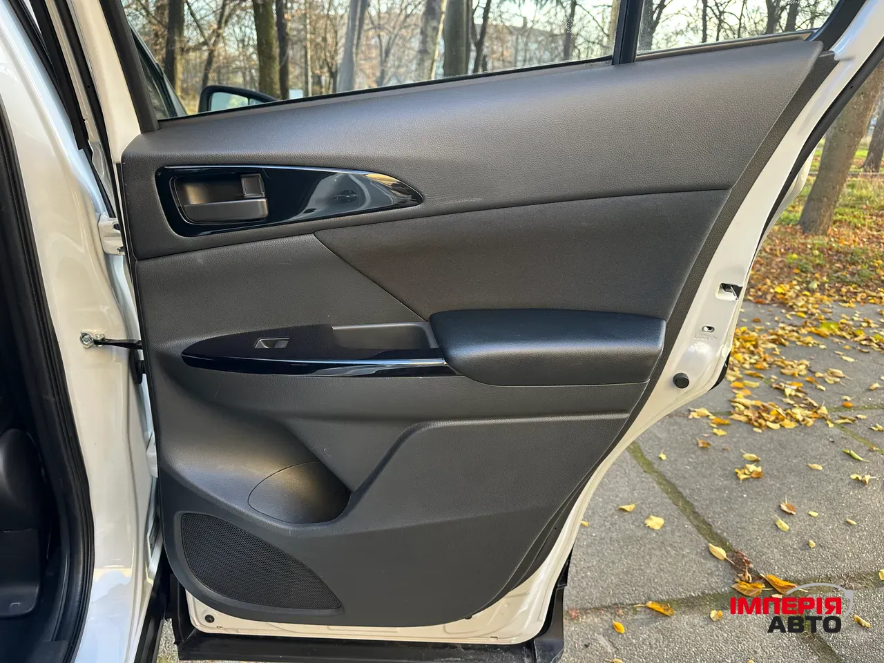 Mitsubishi Eclipse Cross - фото 25