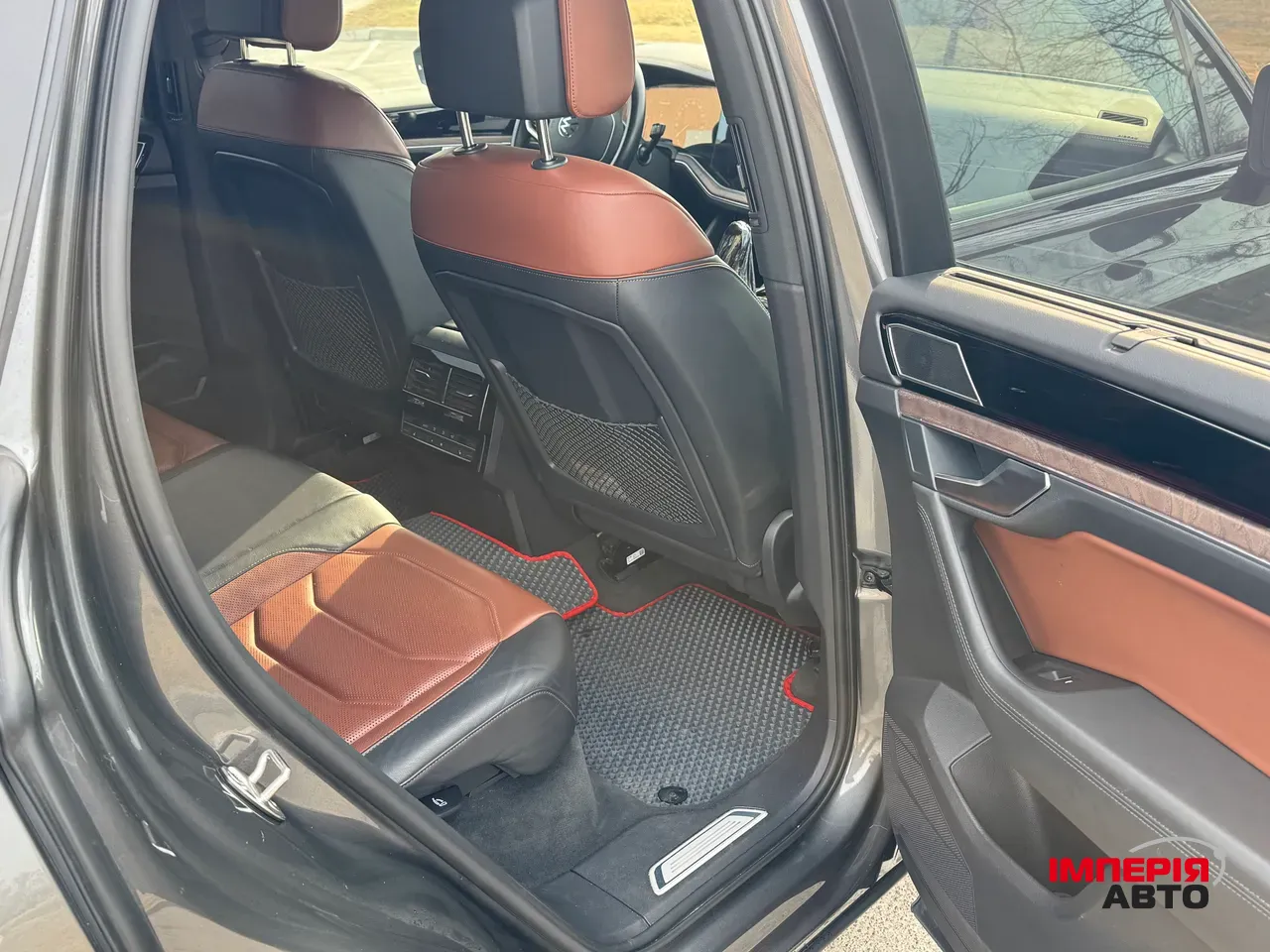 Volkswagen Touareg - фото 21