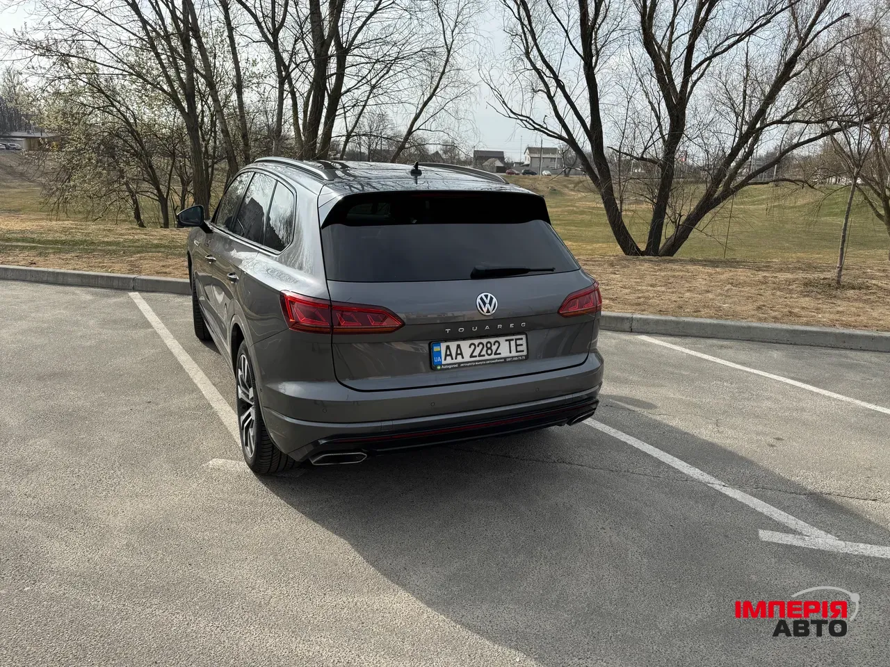 Volkswagen Touareg - фото 5