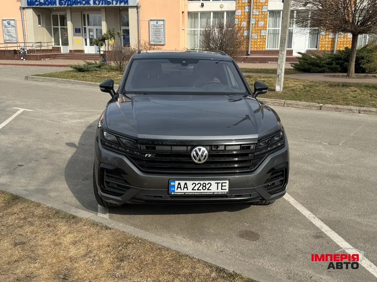 Volkswagen Touareg - фото 9